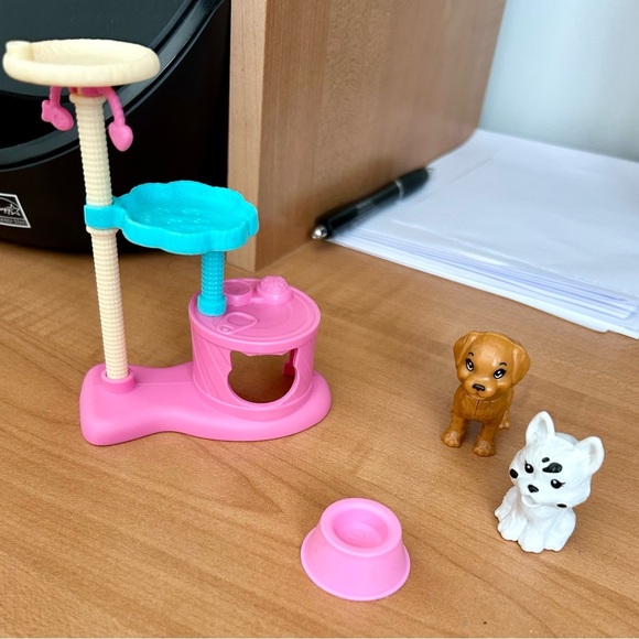 Barbie doll kitty condo playset & accessories lot of 4 toys - Picture 2 of 5